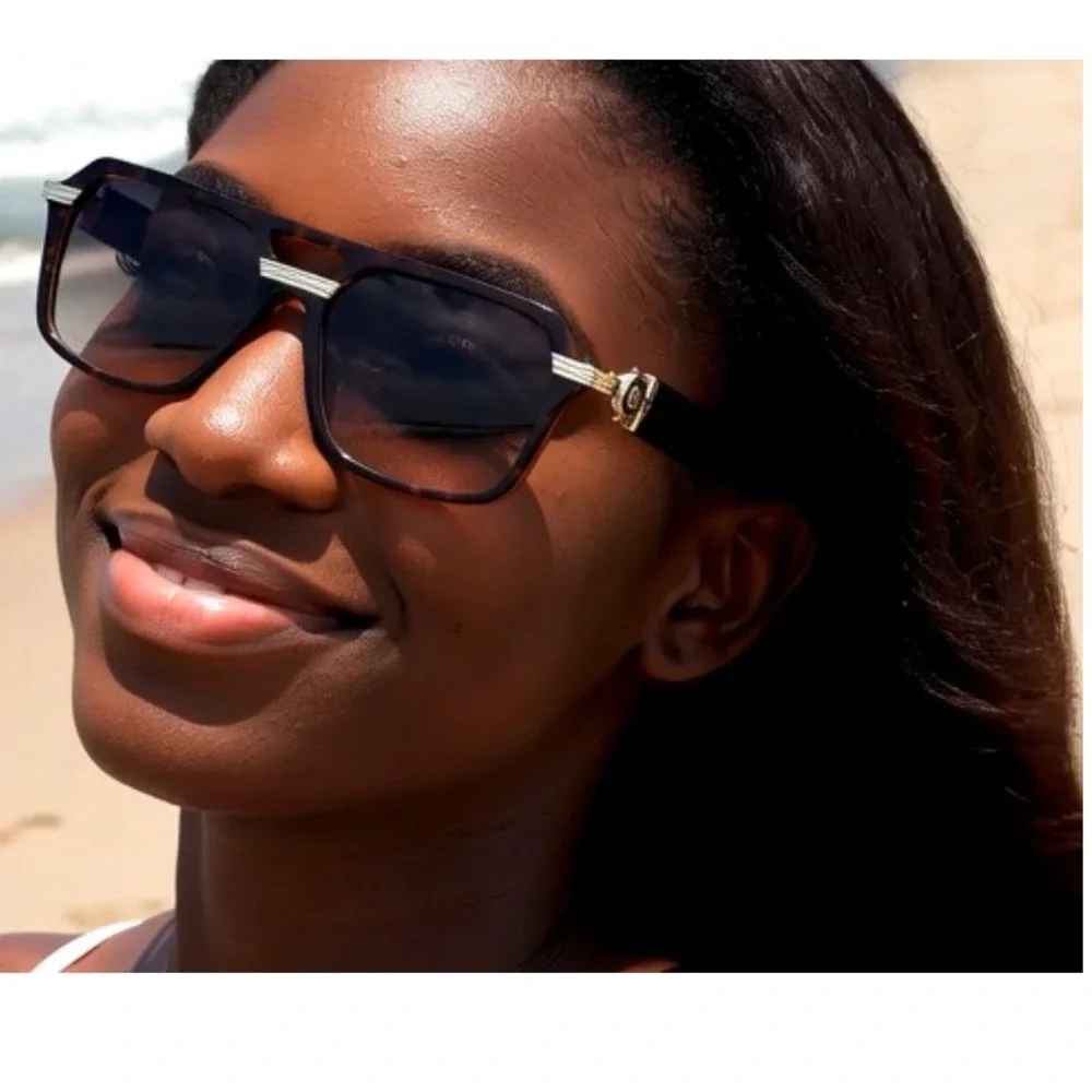 Women Rectangular Fashion Sunglasses‎ Gold Metal Bar Comfortable Female Lentes